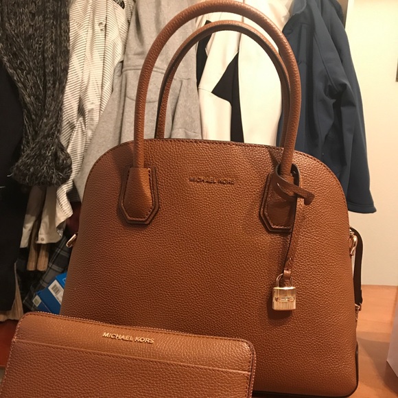 Michael Kors handbag - Picture 2 of 5